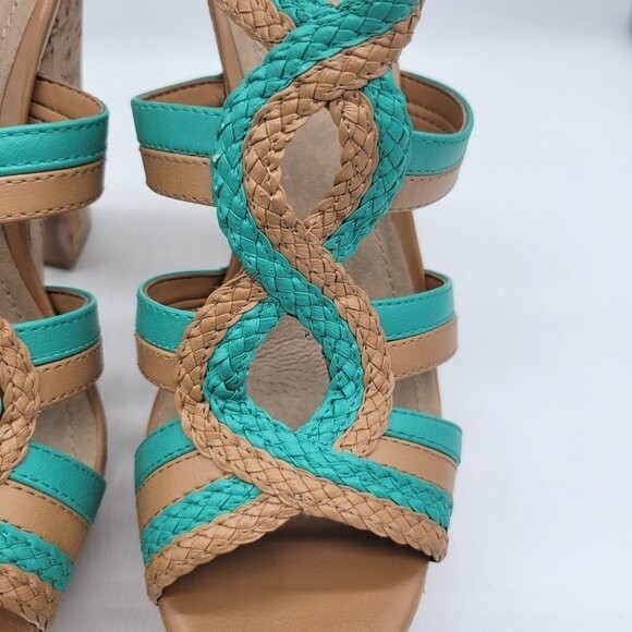 BCBGeneration PL-Sanfordx Lt TAN/Aqua Vitello Size 9m Heel - Picture 3 of 11